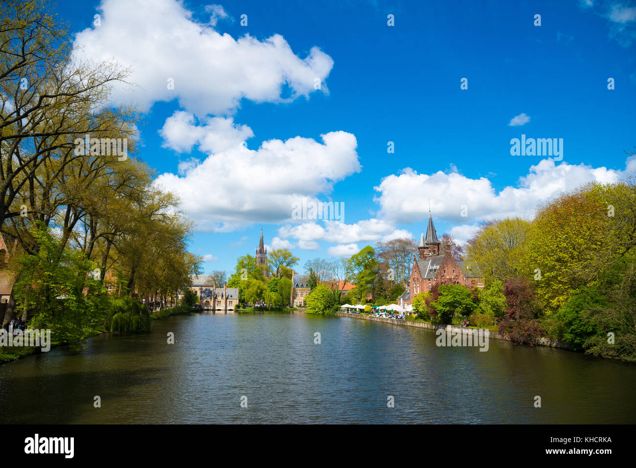 Minnewater castello presso il lago dell amore in Bruges, Belgio. Foto Stock