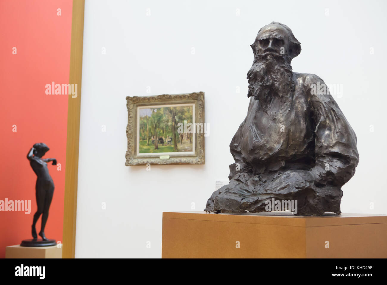 Statua di bronzo di scrittore russo Leo Tolstoj (1898) da scultore russo Paolo Troubetzkoy sul display nel Museum der Bildenden Künste (Museo delle Belle Arti) di Lipsia, in Sassonia, Germania. Foto Stock