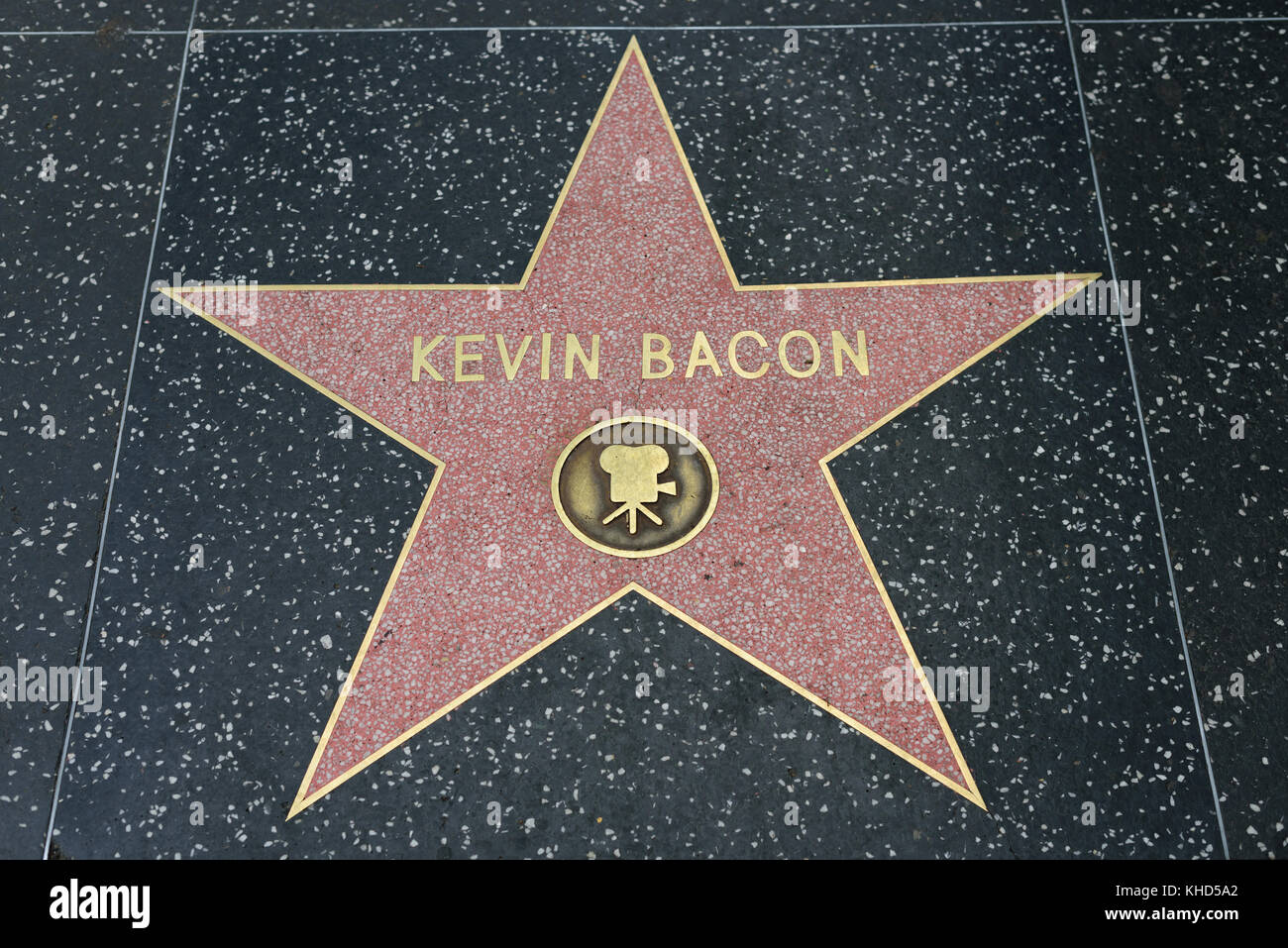 HOLLYWOOD, CA - DICEMBRE 06: Kevin Bacon stella sulla Hollywood Walk of Fame a Hollywood, California il 6 dicembre 2016. Foto Stock
