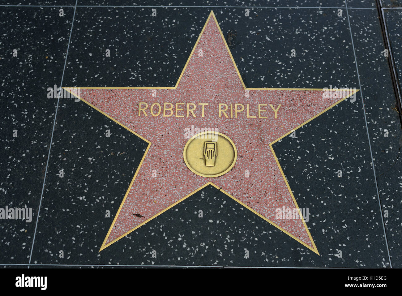 HOLLYWOOD, CA - DICEMBRE 06: Robert Ripley stella sulla Hollywood Walk of Fame a Hollywood, California il 6 dicembre 2016. Foto Stock