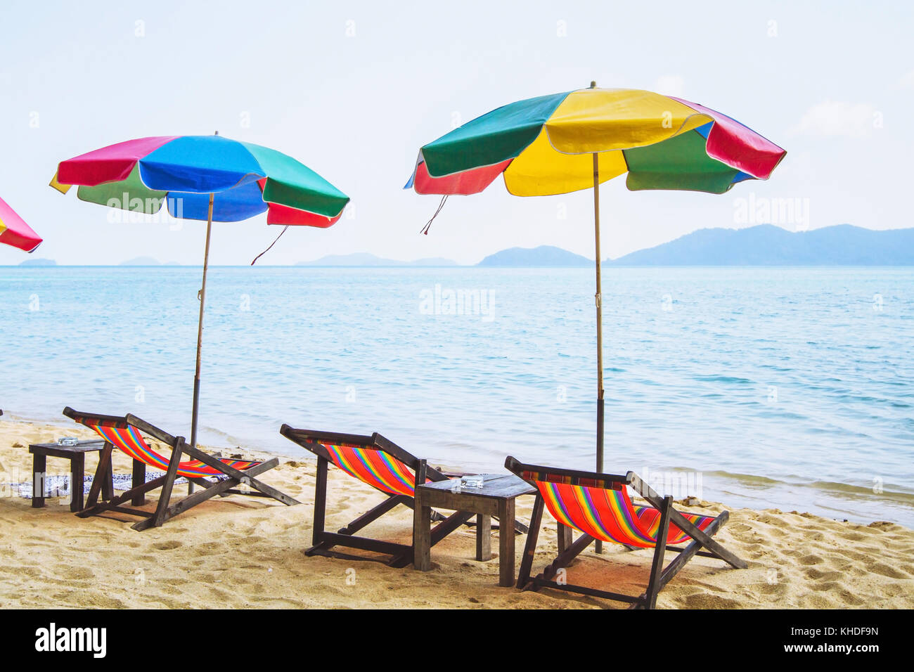 Spiaggia Con Sedie E Ombrelloni Immagini E Fotografie Stock Ad Alta spiaggia-con-sedie-e-ombrelloni-immagini-e-fotografie-stock-ad-alta