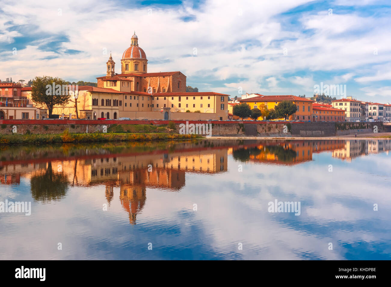 Banchine del fiume Arno a Firenze, Italia Foto Stock