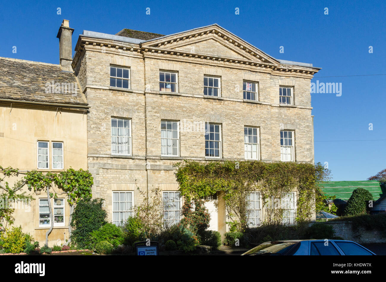 Cotswold case di pietra in Cecily Hill nel Cotswold città mercato di Cirencester, Gloucestershire, Regno Unito Foto Stock