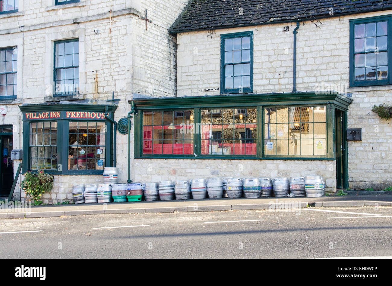 Il Village Inn pub del Cotswold città di Nailsworth nel Gloucestershire, Regno Unito Foto Stock