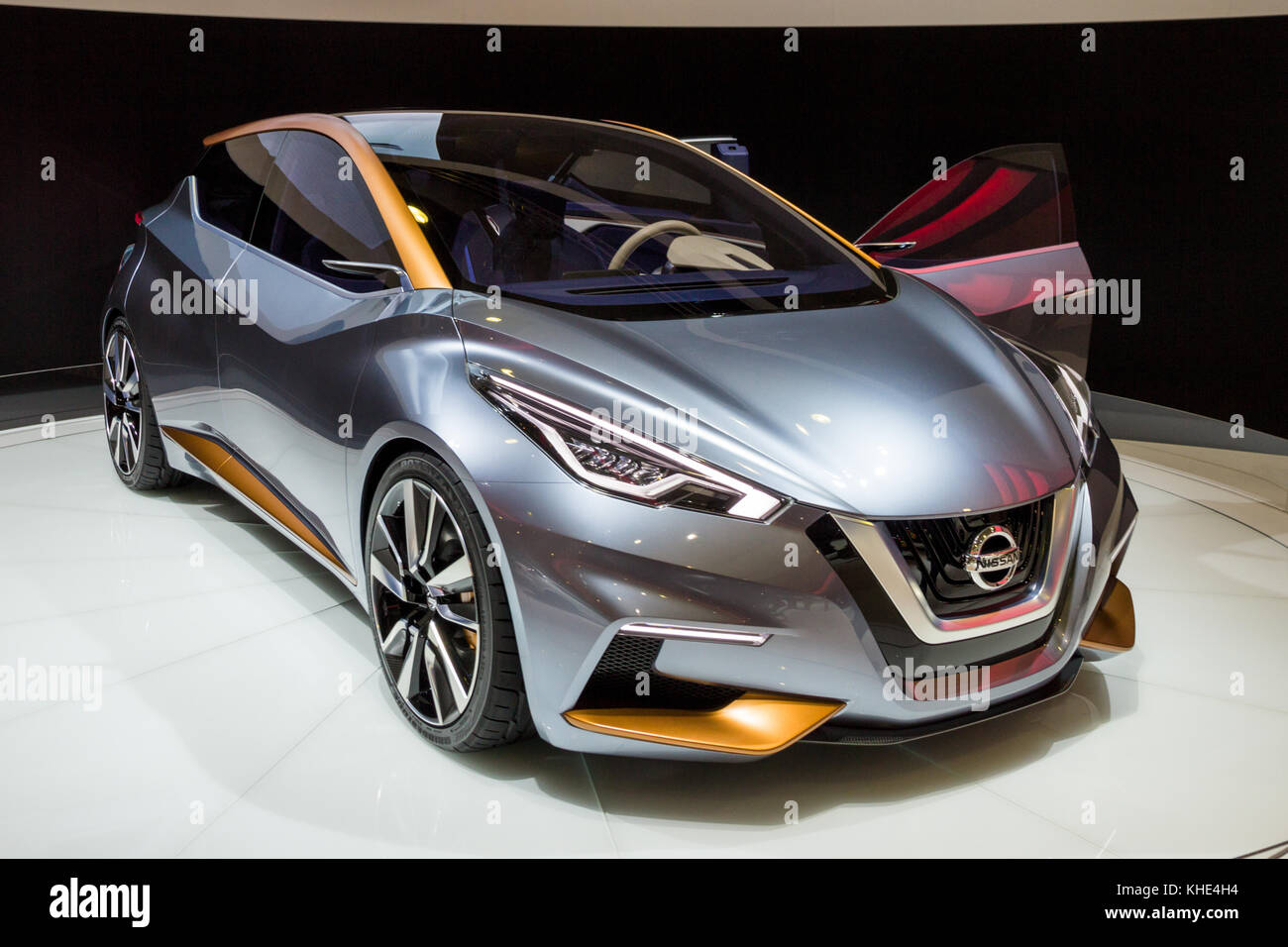 BRUXELLES - 12 GENNAIO 2016: Concept car Nissan Sway presentata al Salone dell'automobile di Bruxelles. Foto Stock