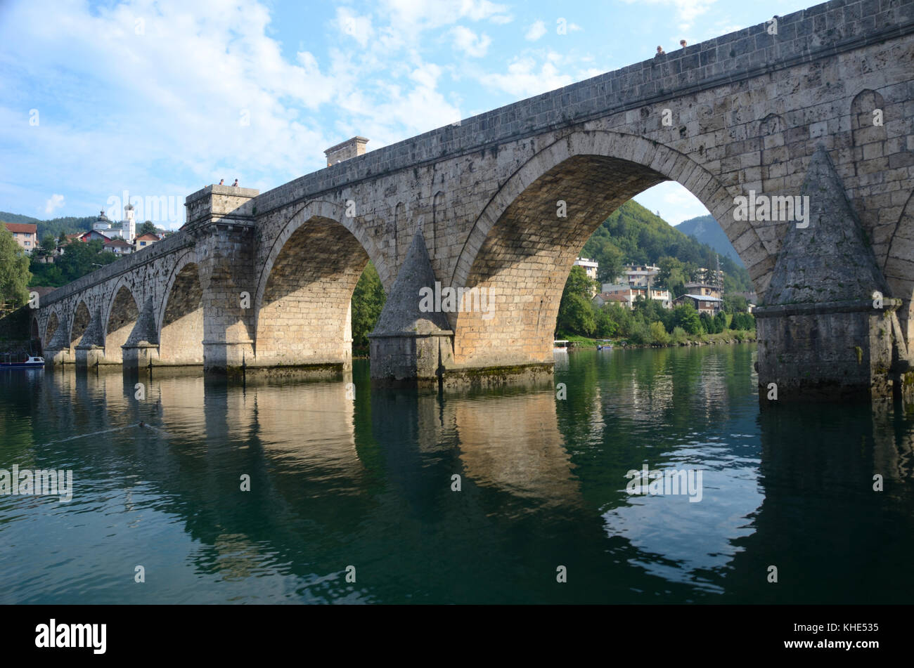 'L'mehmed pasha sokolovic bridge'(xvi secolo) storica ponte sul fiume Drina in visegrad,Bosnia e Erzegovina Foto Stock