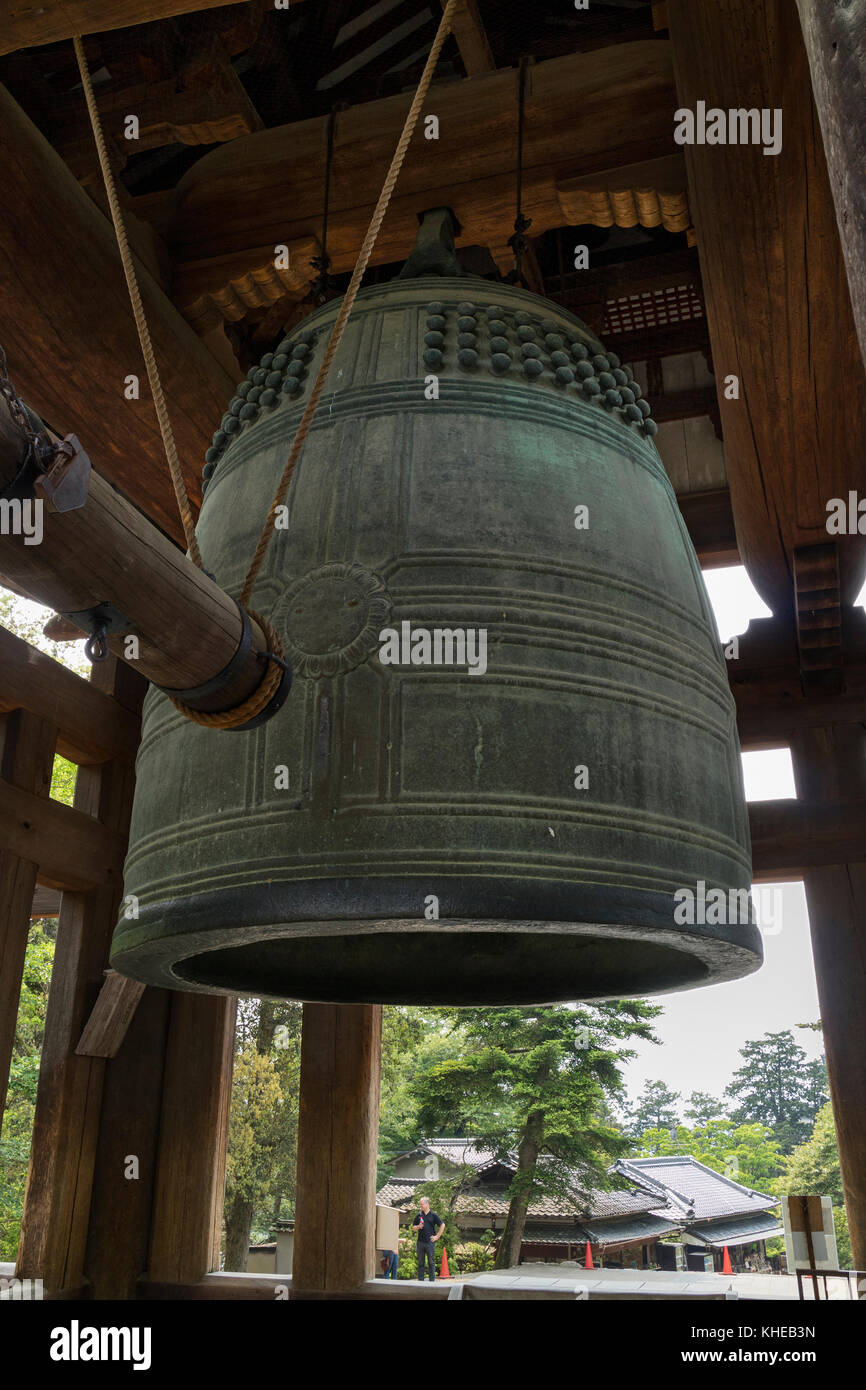 Nara, Giappone - 31 maggio 2017: Campana in bronzo del tempio Todai-ji a Nara Foto Stock