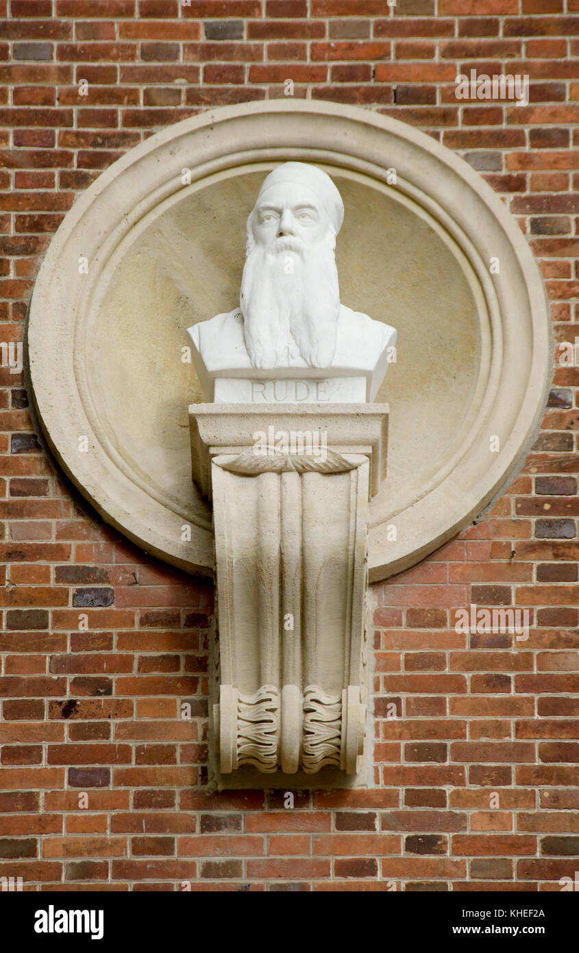 Parigi, Francia. Jardin du Luxembourg (6° Arr) Bust sull'Orangerie: François Rude (1784 – 1855) scultore francese. Foto Stock