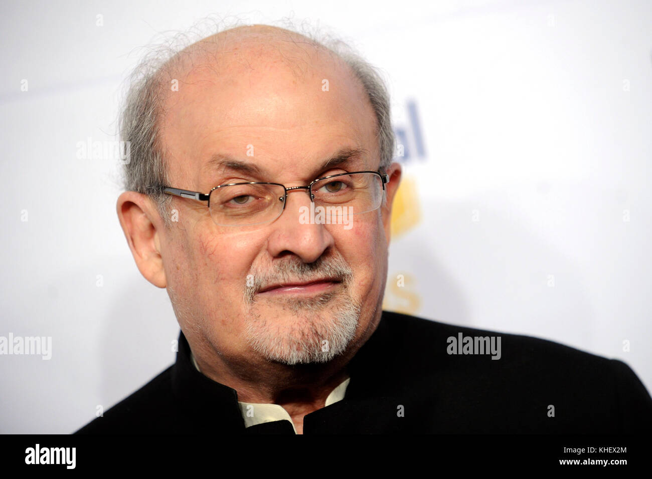 New York, Stati Uniti. 15 Nov 2017. Salman Rushdie partecipa al 15 novembre 2017 al concorso nazionale dei libri di Cipriani Wall Street. Credit: Geisler-Fotopress/Alamy Live News Foto Stock