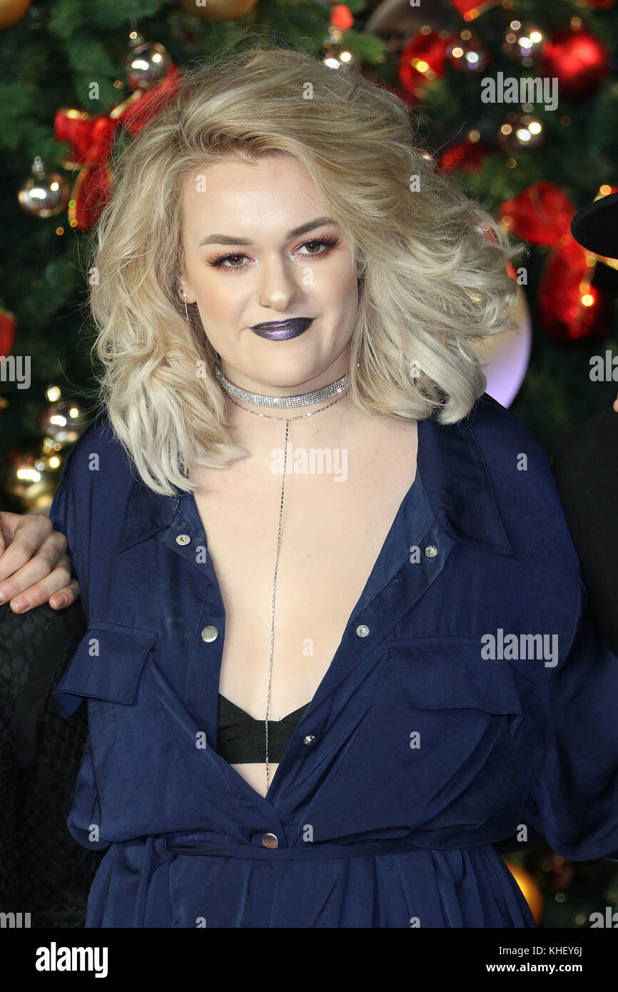 Londra, Regno Unito. Xvi Nov, 2017. Grazia Davies, Daddy's Home 2 - UK Premiere, Leicester Square, Londra, Regno Unito. Xvi Nov, 2017. Foto di Richard Goldschmidt Credito: ricca di oro/Alamy Live News Foto Stock