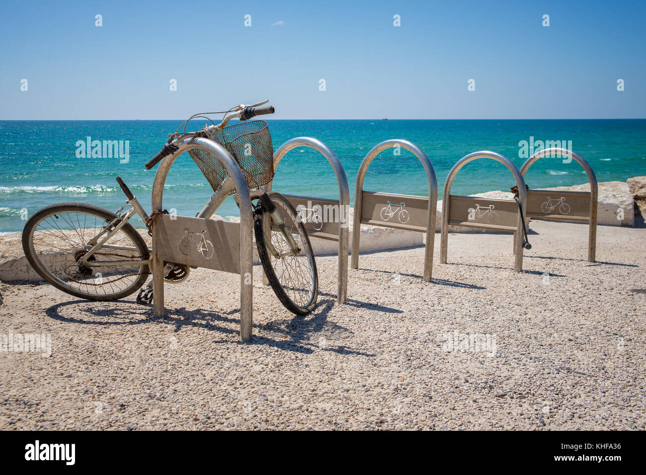 Moto rotto vicino al mare Foto Stock