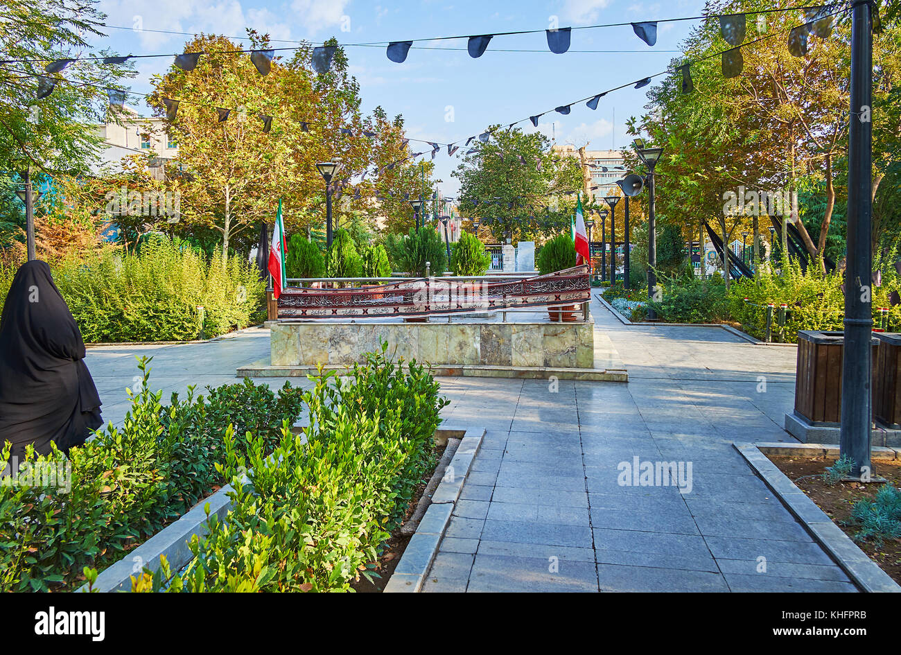 Il panzdah-e-khordad Square nella città vecchia di Tehran è occupata con parco panoramico, confinante con il palazzo golestan, Iran. Foto Stock