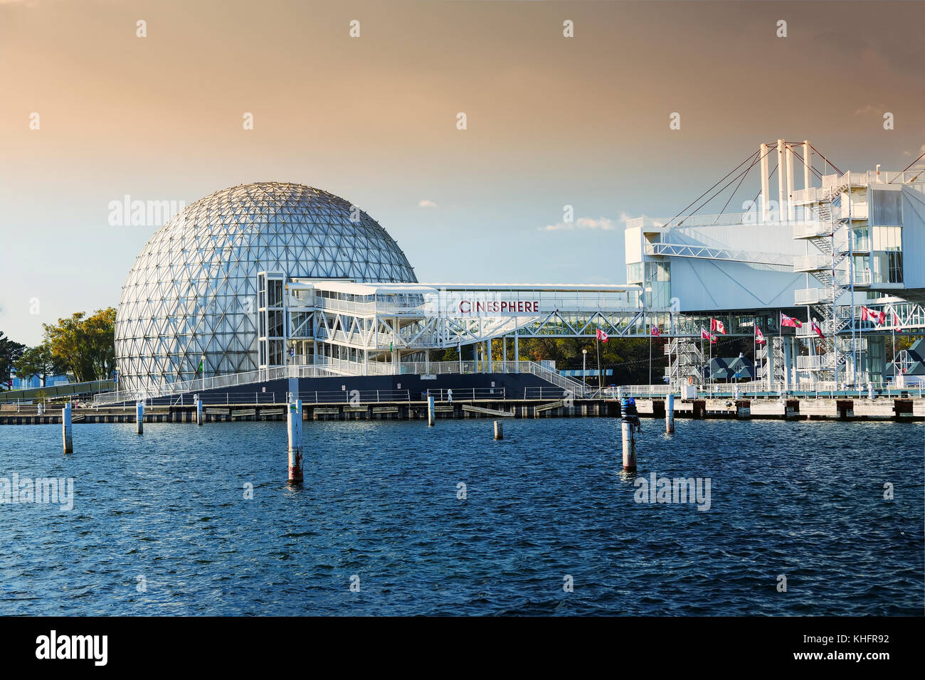 Ontario Place Toronto Ontario Canada. Cupola geodetica contenente il cinema Cinesphere IMAX. Foto Stock