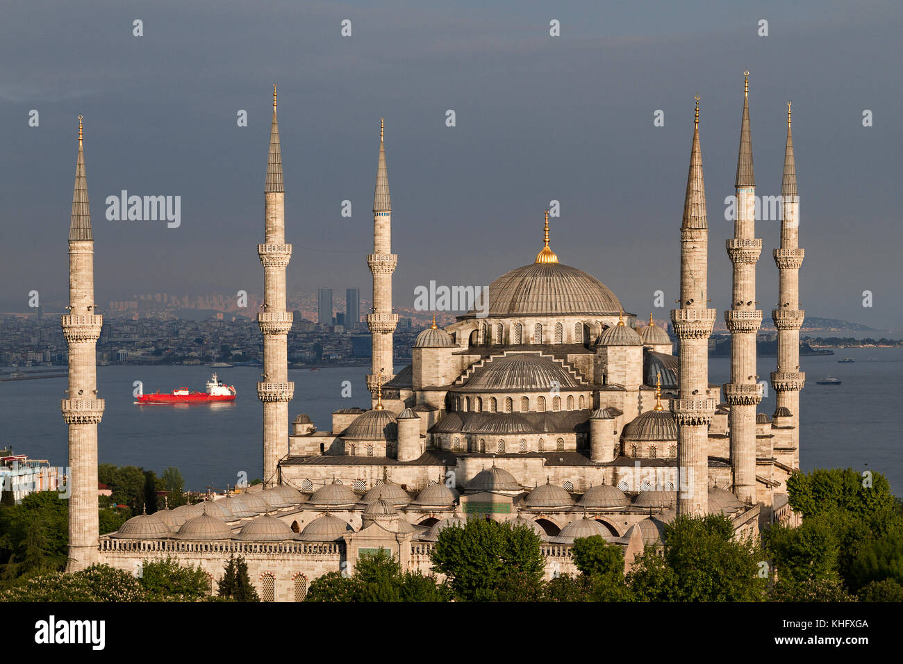 La moschea blu conosciuta anche come sultanahmet cami, ad Istanbul in Turchia Foto Stock