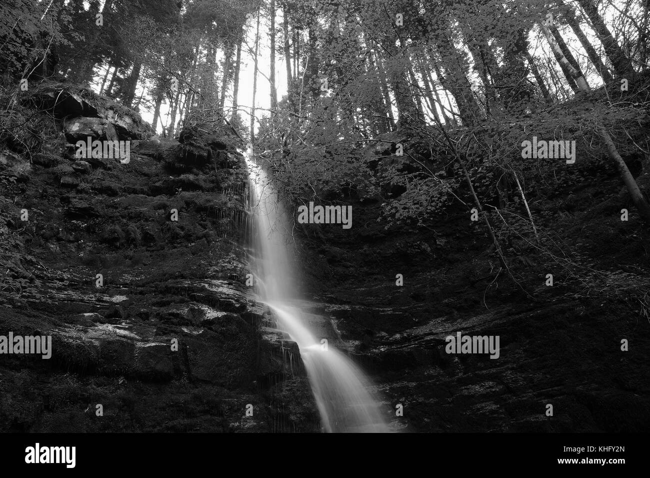 Grande Cascata del Nant bwrefwr (ca. 30 piedi). Foto Stock