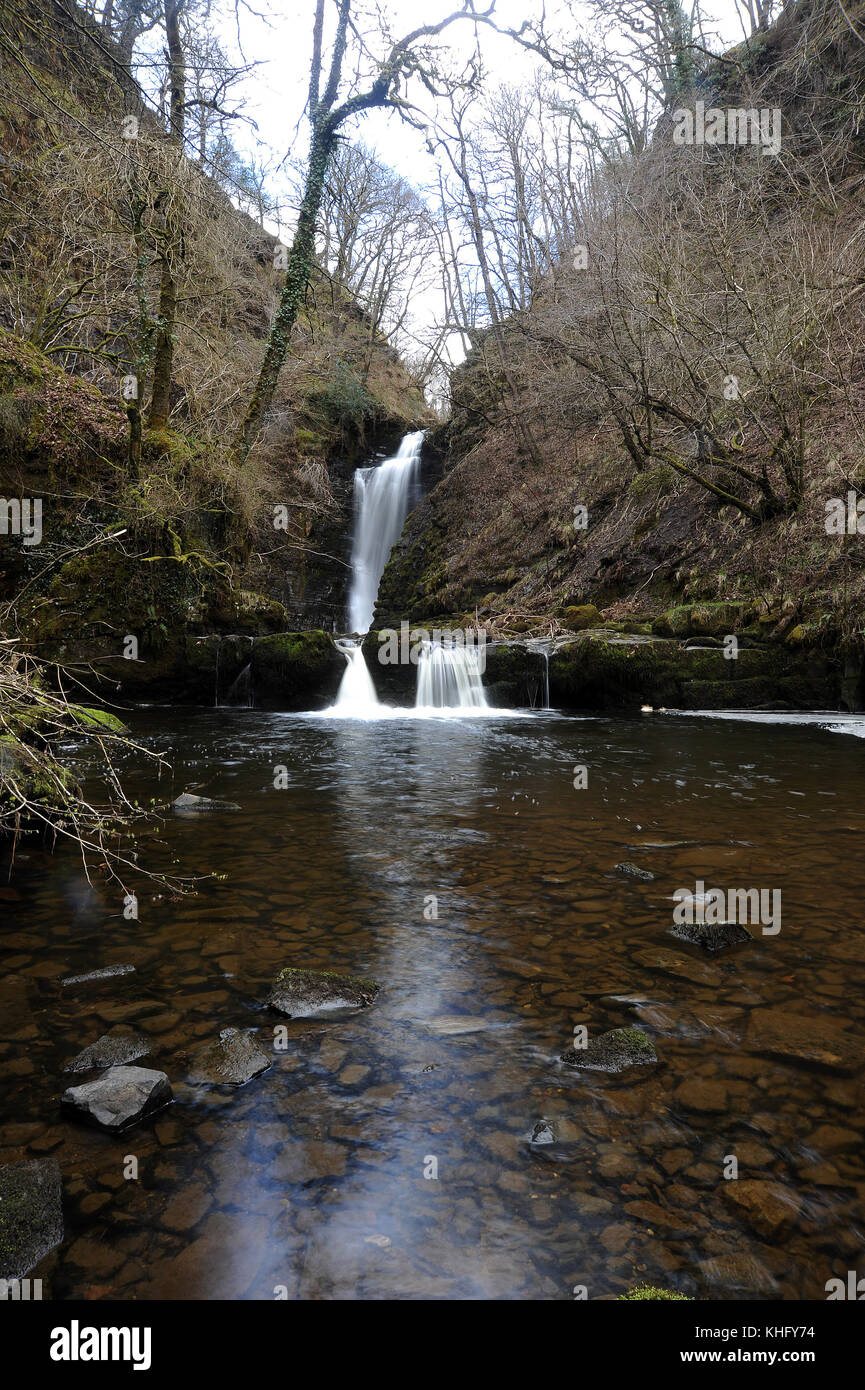 Sgwd einion gam, afon pyrddin. Foto Stock