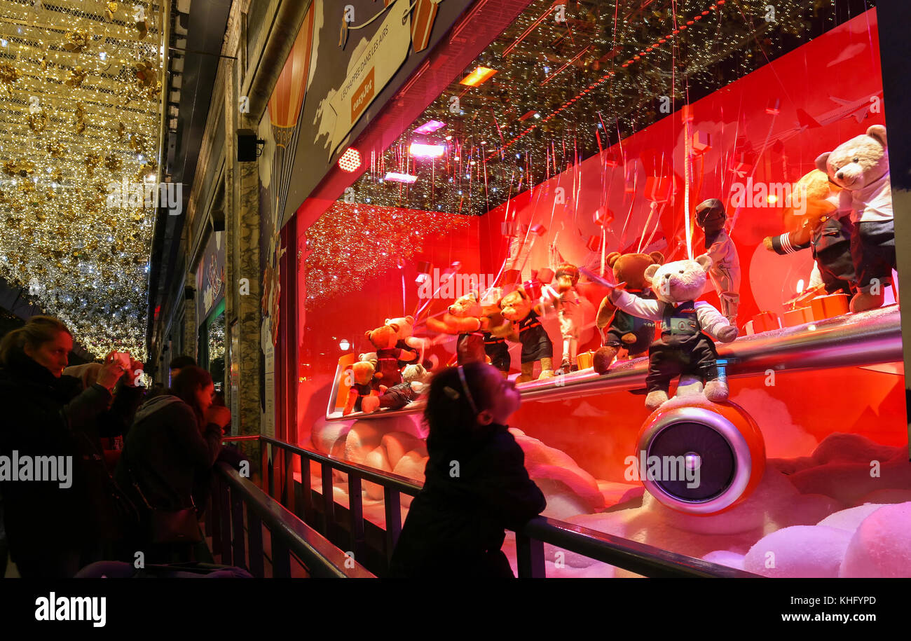 La vetrina di Natale di Printemps centro commerciale,Parigi,Francia Foto Stock