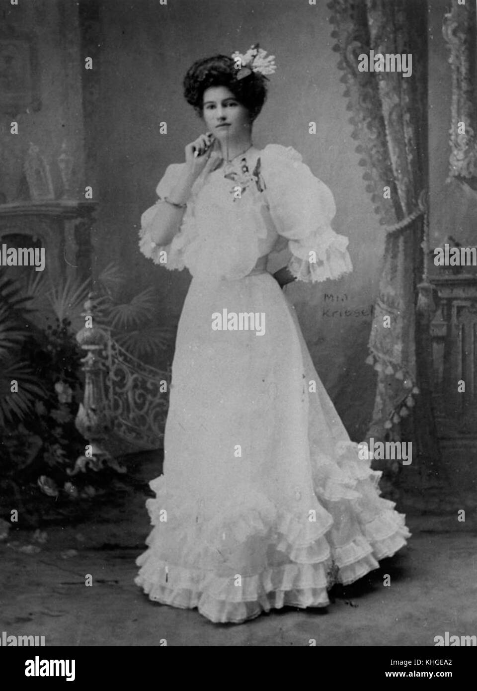1 78179 Minnie Kriesel, della prateria, nel suo abito da sposa, 1900-1910 Foto Stock