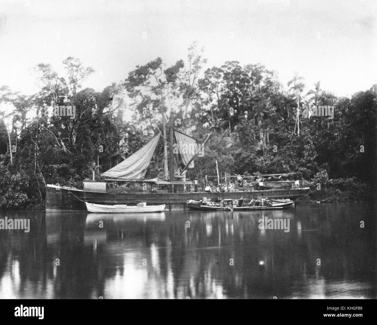 1 394629 banana settimanale più leggeri e la nave Avon, Tully River, ca. 1910 Foto Stock