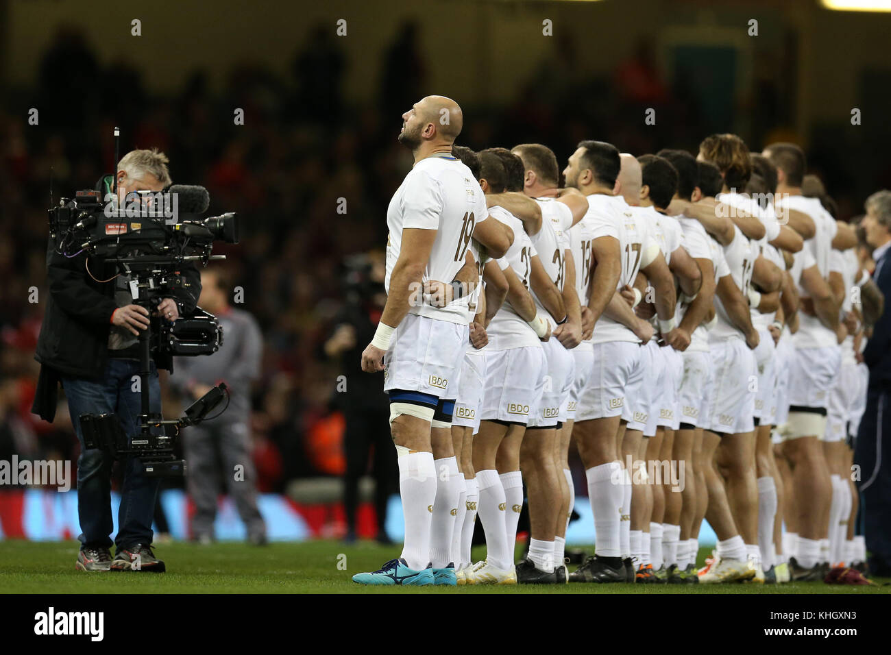 Cardiff, Regno Unito. 18 novembre 2017. I giocatori della Georgia si schierano per il loro inno nazionale. Galles contro Georgia, Under Armour Series partita di rugby internazionale autunnale al Principality Stadium di Cardiff, Galles, Regno Unito sabato 18 novembre 2017. foto di Credit: Andrew Orchard/Alamy Live News Foto Stock