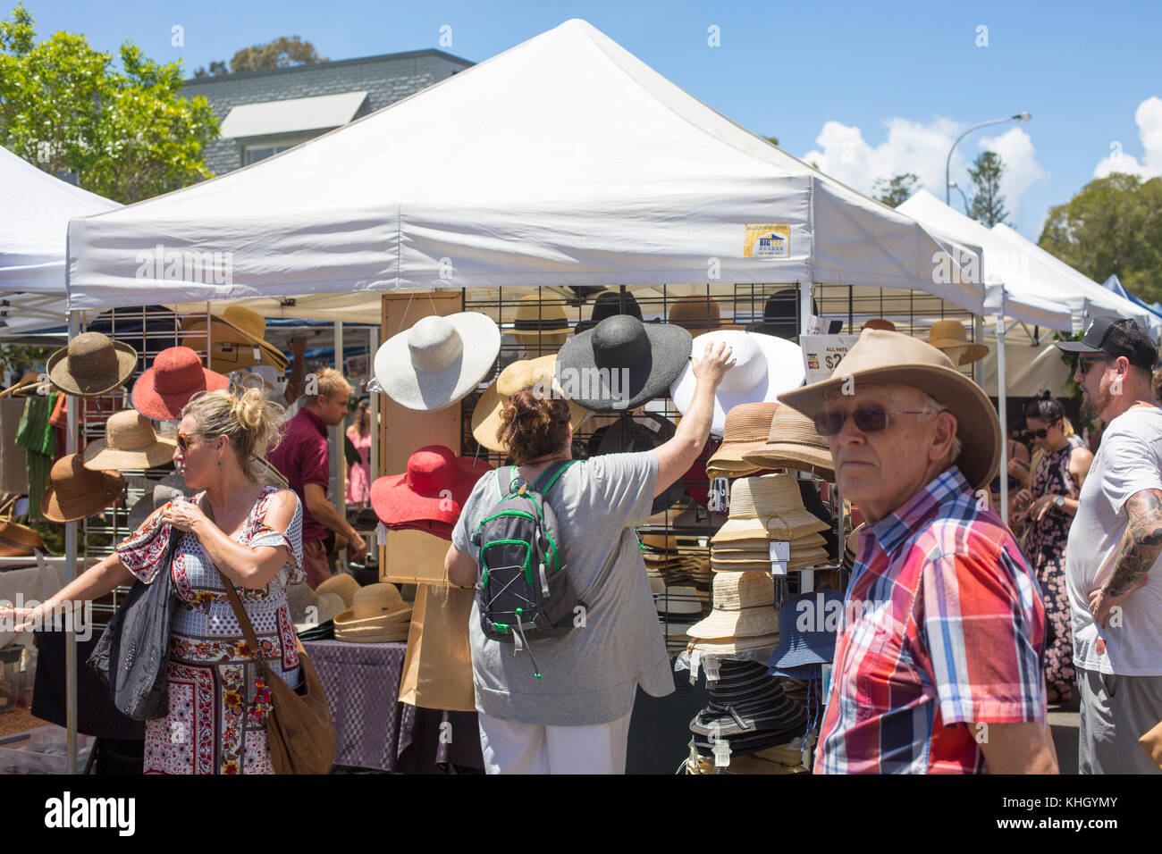 Avalon Beach, Sydney, domenica 19 novembre 2017. La comunità annuale giorno di mercato a Avalon Beach offre oltre 400 bancarelle che vendono artigianato, abbigliamento, gioielli, arte e doni. Credito: martin berry/Alamy Live News Foto Stock