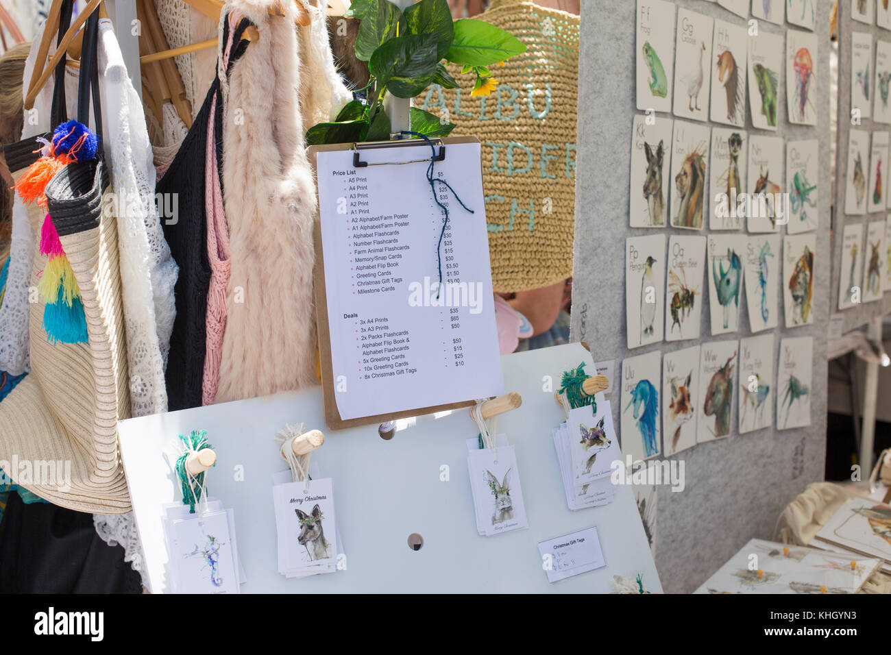 Avalon Beach, Sydney, domenica 19 novembre 2017. La comunità annuale giorno di mercato a Avalon Beach offre oltre 400 bancarelle che vendono artigianato, abbigliamento, gioielli, arte e doni. Credito: martin berry/Alamy Live News Foto Stock