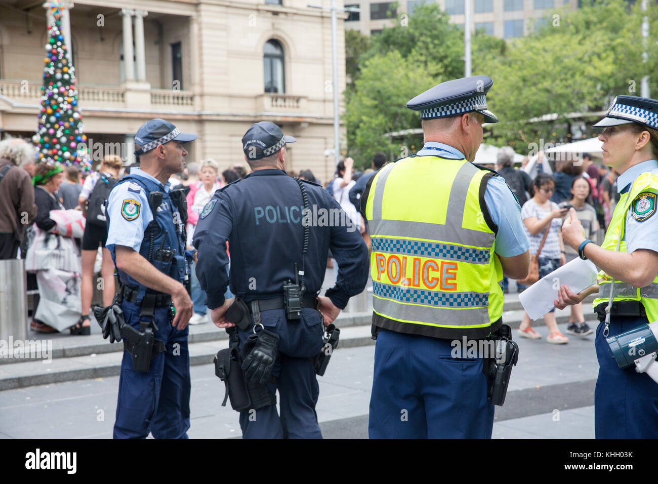 Sydney, Australia.Sabato 18 novembre 2017. L'azione di rifugiati Colation tenere una manifestazione di protesta in Circular Quay di Sydney che cercano il governo australiano a estinguere i rifugiati in Australia. Credito: martin berry/Alamy Live News Foto Stock