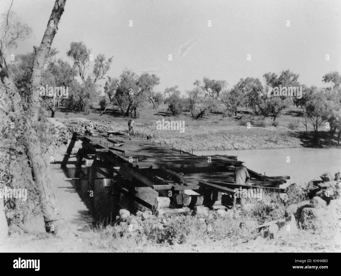 2 Ponte 178387 lavoratori su Dead Man ponte che abbraccia Cooper Creek, 1949 Foto Stock