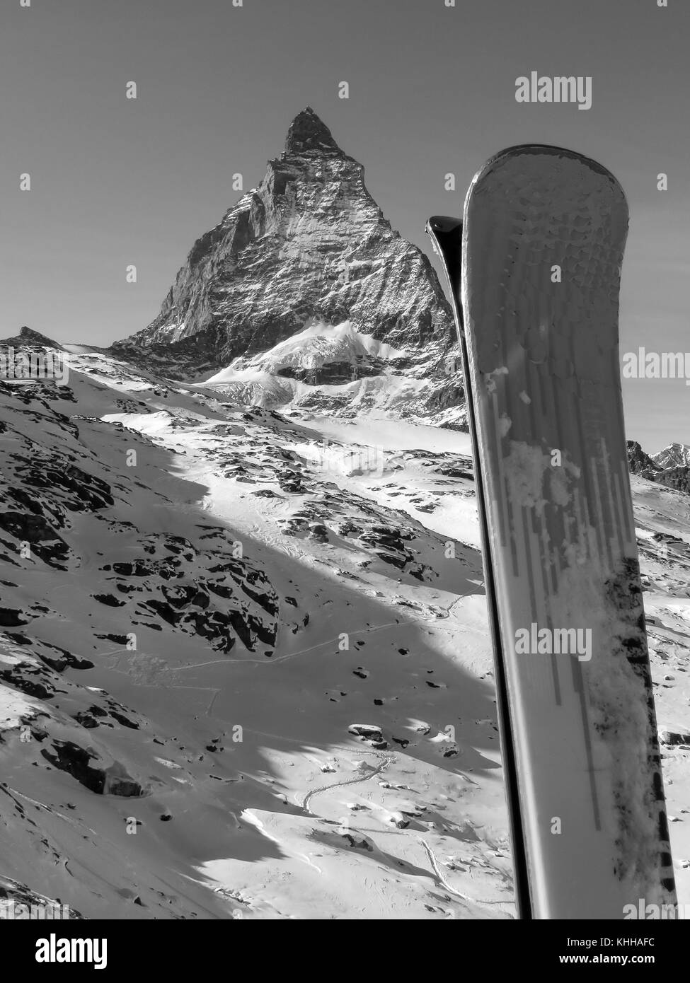 Monte Cervino picco GHIACCIAIO ZERMATT Ski Resort in Svizzera Alpi Svizzere montagne neve stagione Inverno Posizione viaggi sci Sport invernale Sci Foto Stock