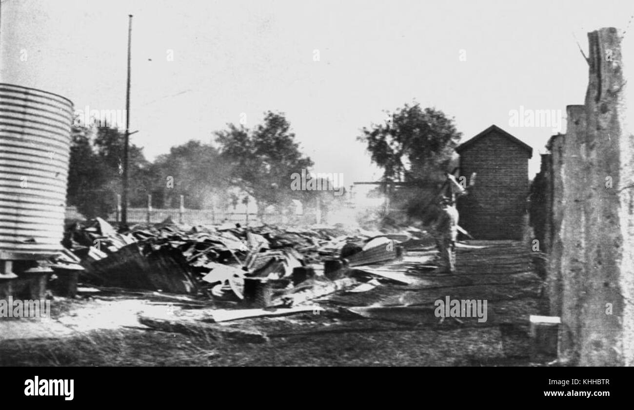 2 14566 macerie a sinistra dopo un incendio a San Giorgio, 1917 Foto Stock