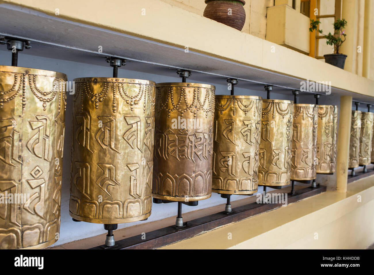 Ruote di preghiera, complesso di Tsuglagkhang, Mcleod Ganj, India Foto Stock