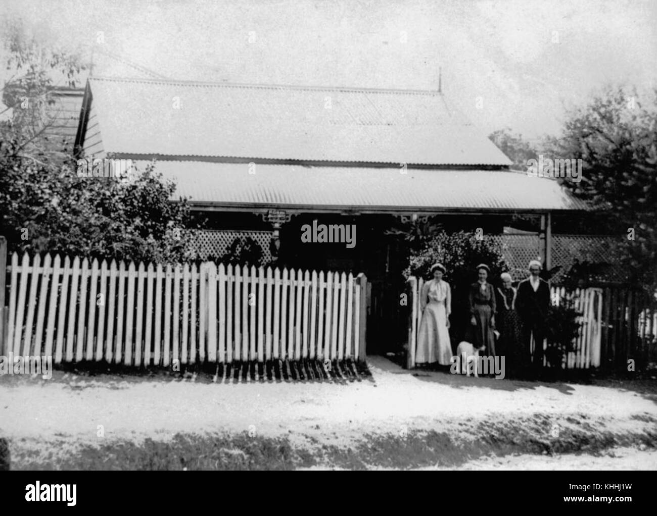 1 98428 grigio al di fuori della famiglia Aberuthven Cottage, Fernberg Road, Paddington, ca. 1900 Foto Stock