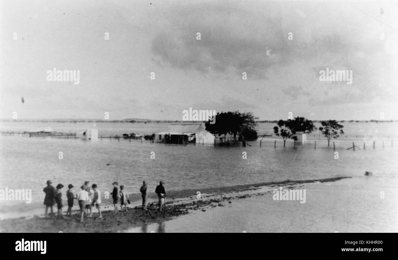 1 92016 Evans casa e cantiere di vacca sotto l'acqua durante il 1922 inondazioni, Winton, Queensland Foto Stock