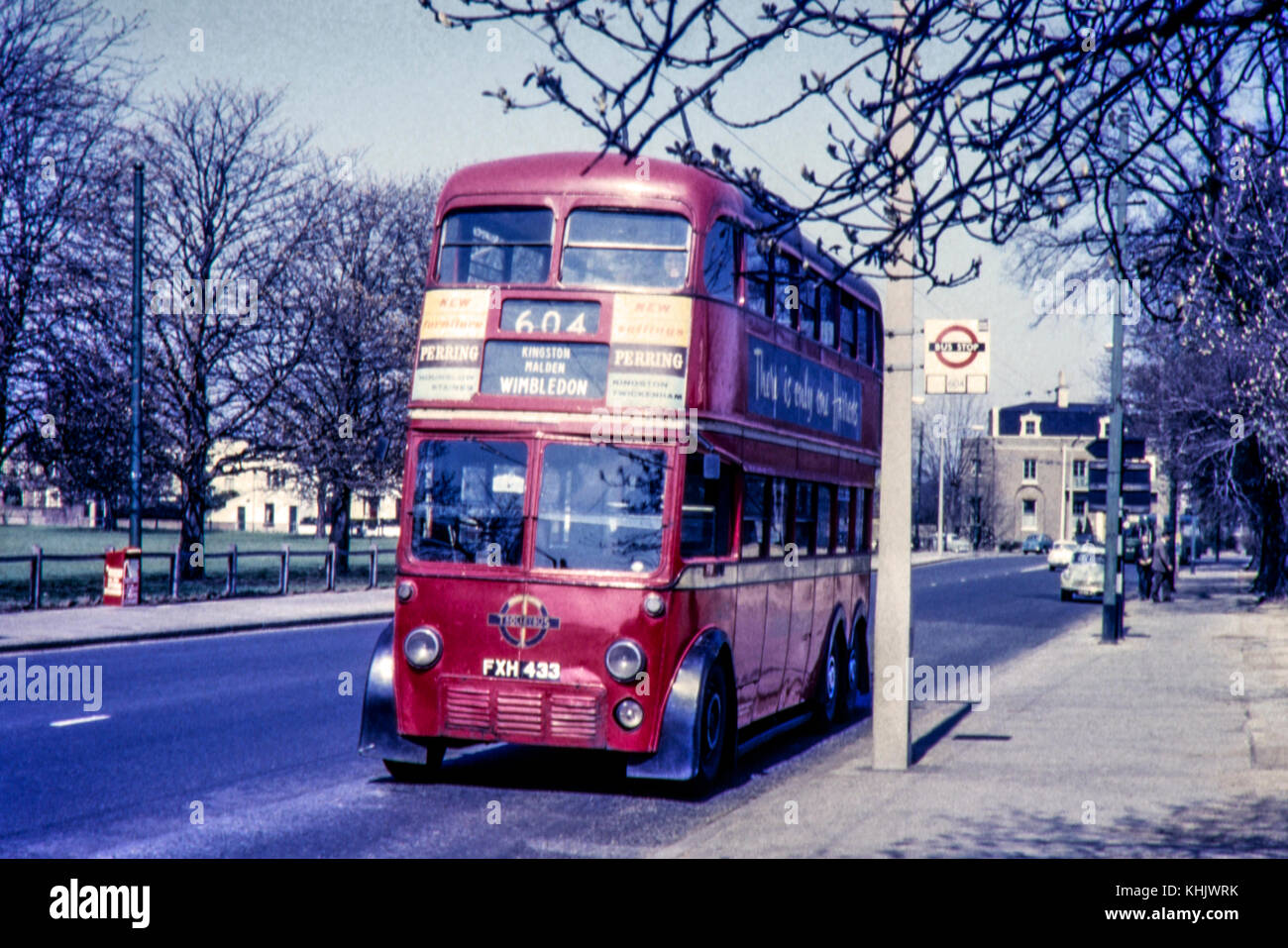 Anni sessanta Londra filobus sulla rotta verso Wimbledon. reg n. fxh 433 Foto Stock