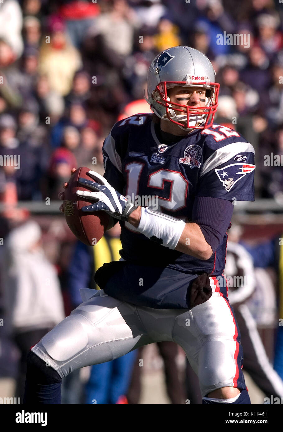 Il 10 gennaio 2010. New England Patriot Quarterback Tom Brady (12) con un primo trimestre pass Foto Stock