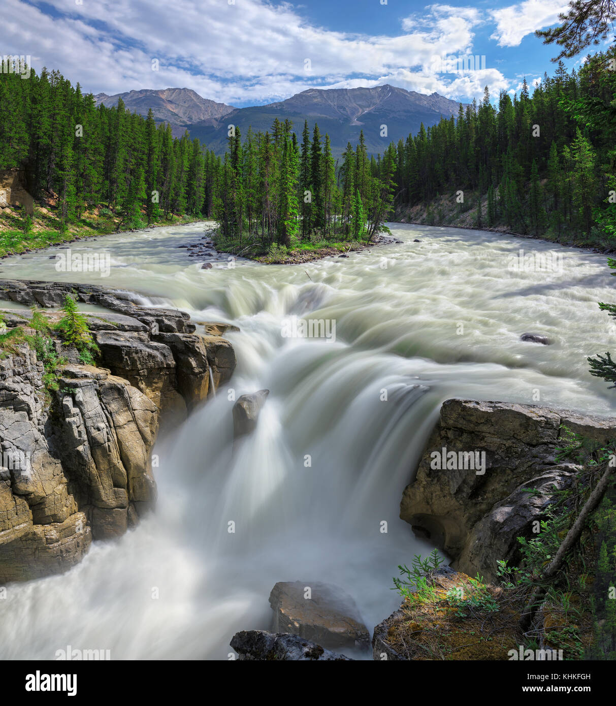 Sunwapta rientra nel parco nazionale di Jasper, Alberta, Canada Foto Stock