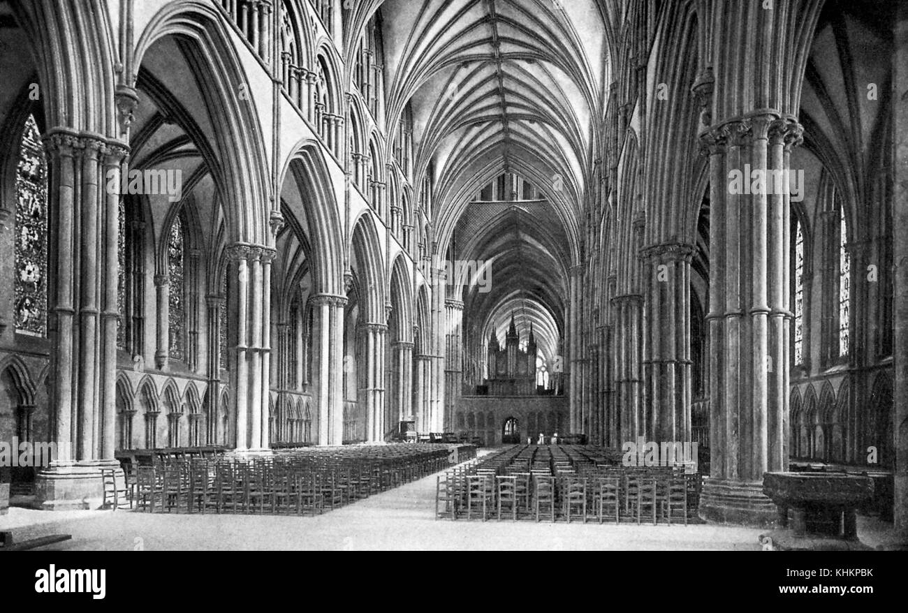 La navata centrale della Cattedrale di Lincoln, la sede del vescovo di Lincoln nella chiesa di Inghilterra, lincoln, Inghilterra, luglio 1922. Foto Stock