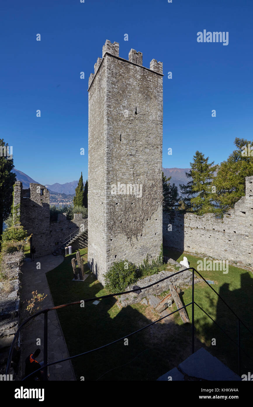 Castello di Vezio torre di avvistamento, Varenna, Lago di Como, Italia. Foto Stock