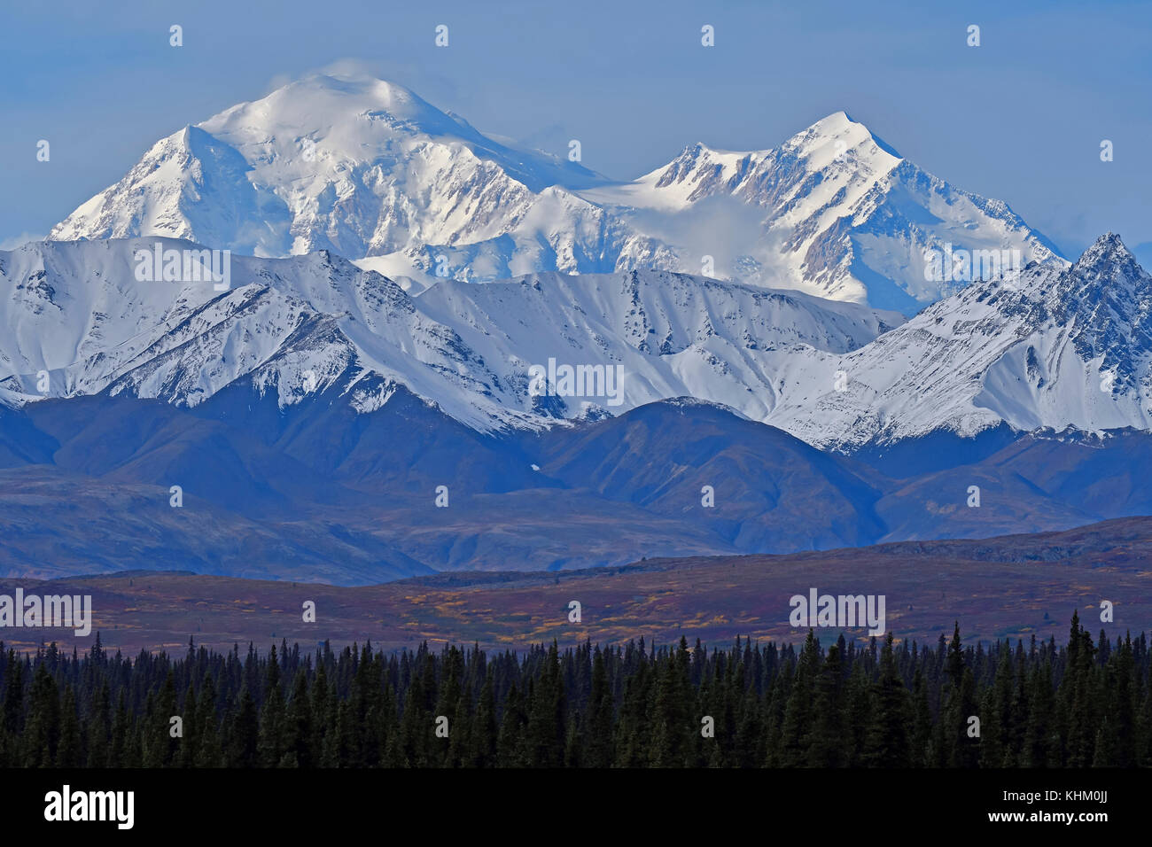 Monte mckinley con neve, visto da un ampio passaggio, Alaska Range, cantwell, Alaska, Stati Uniti d'America Foto Stock