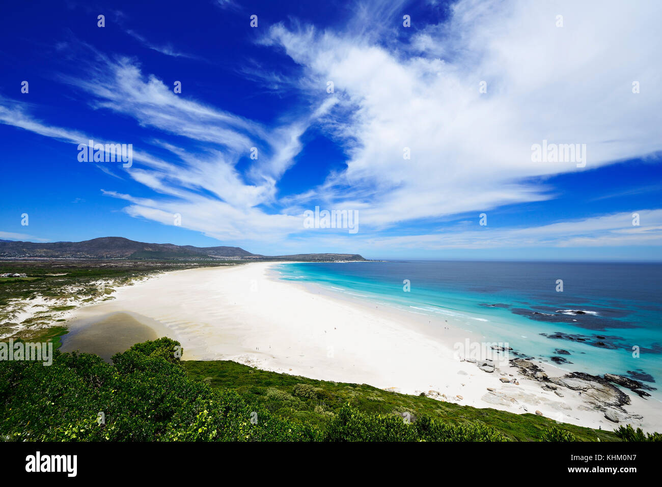 Ampia baia spiaggia sabbiosa, noordhoek Beach, Città del Capo, Western Cape, Sud Africa Foto Stock