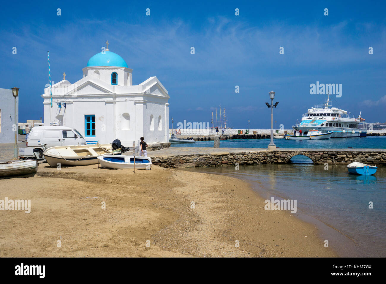 Piccola cappella ortodossa presso la spiaggia di Mykonos-town, MYKONOS Isola, Cicladi, Egeo, Grecia Foto Stock
