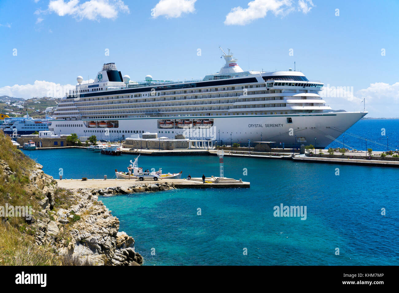 Nave da crociera presso il nuovo porto di Mykonos isola, Cicladi, Egeo, Grecia Foto Stock