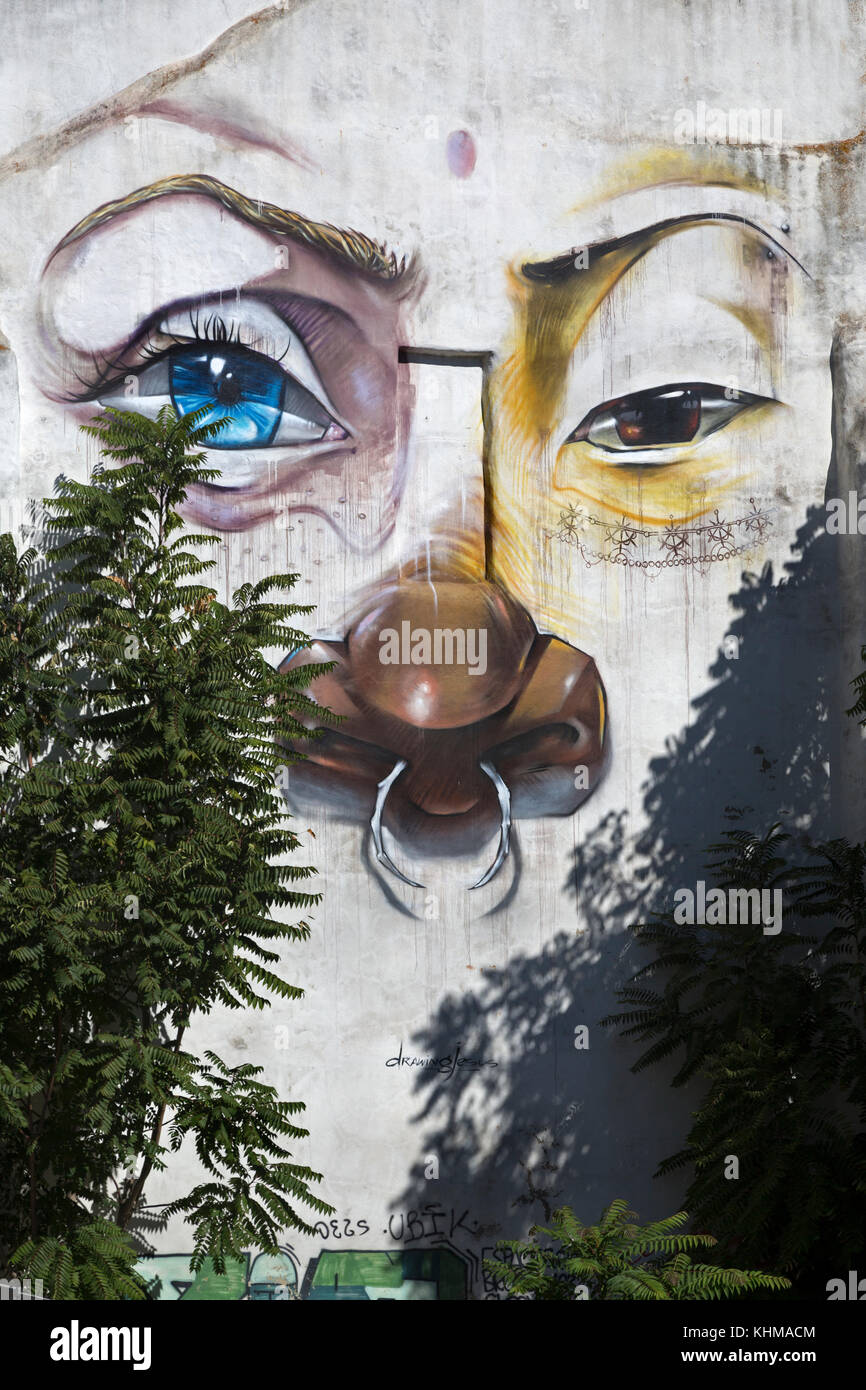 Graffiti su un muro, Lisbona, distretto di Lisbona, Portogallo, Europa Foto Stock