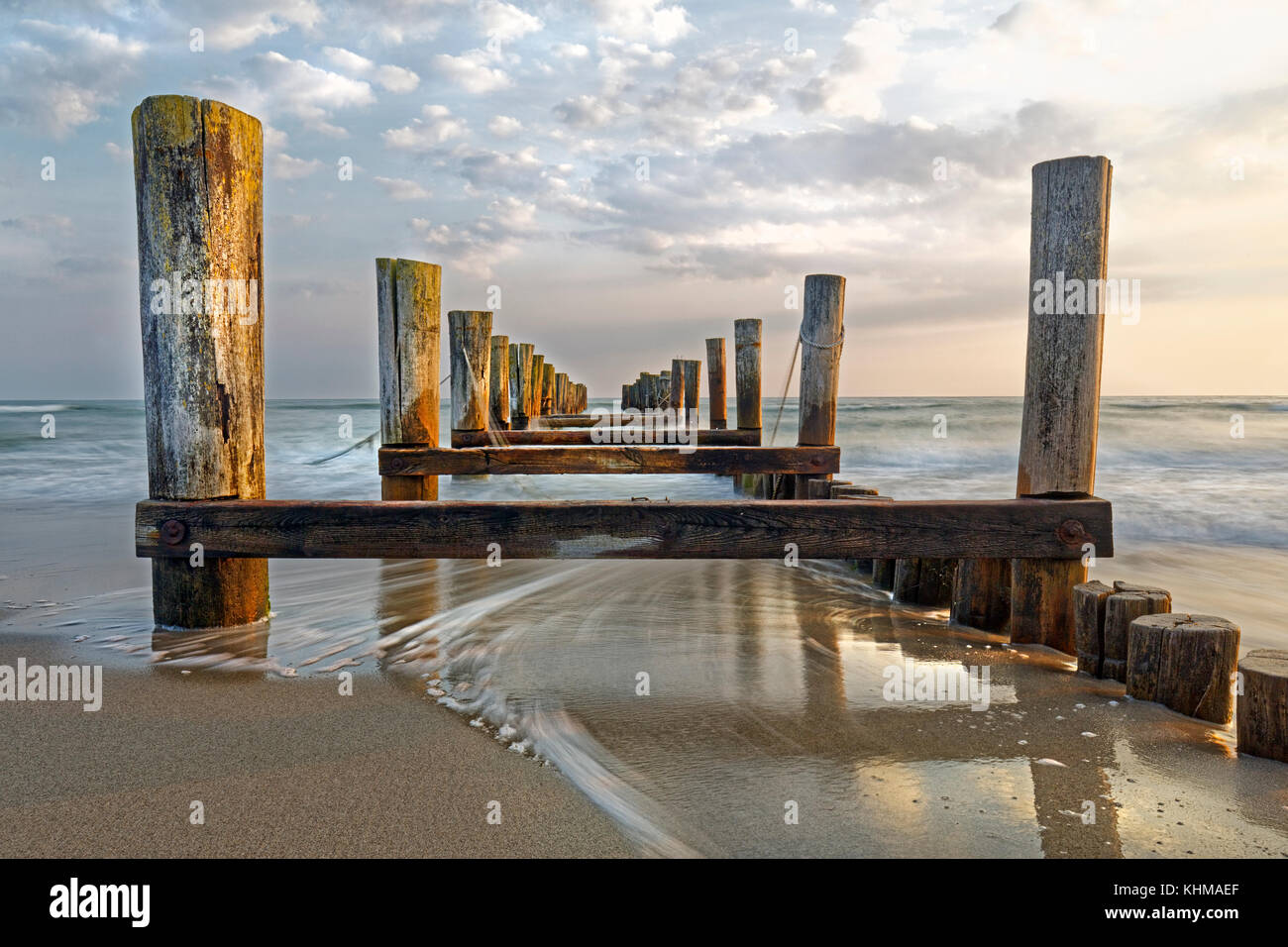 Il vecchio ponte di barche, darss, fischland-darss-Zingst, Meclemburgo-Pomerania, Germania, Europa Foto Stock