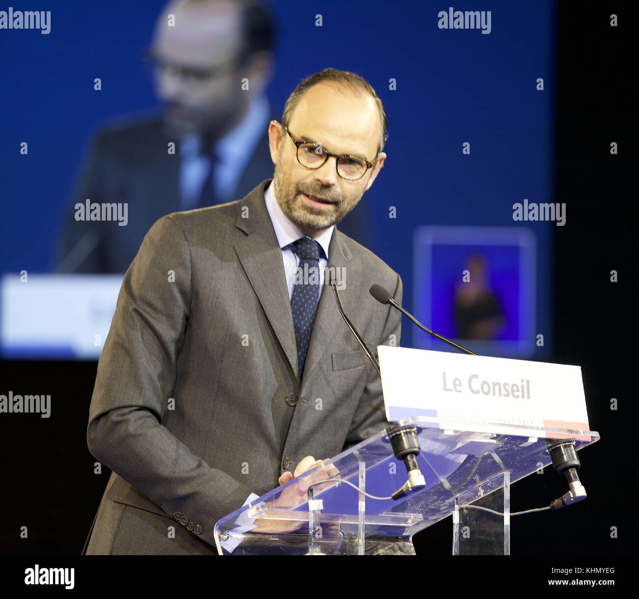 19 ottobre 2017 - Lione, Francia - il primo ministro francese Ã‐ douard Philippe parla alla prima conferenza del partito del presidente francese Emmanuel Macron le Republique EN March, tenutasi presso il centro Eurexpo di Lione, Francia. (Immagine di credito: © James Colburn via ZUMA Wire) Foto Stock