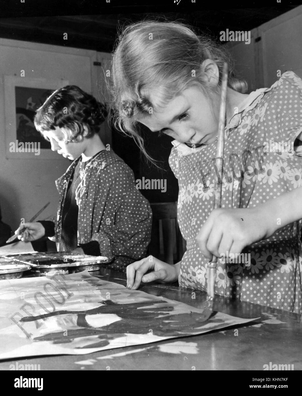 Queens Community Art Center: Studenti in classe di pittura, 36-76 Roosevelt Avenue, Queens, 1962. Dalla New York Public Library. Foto Stock