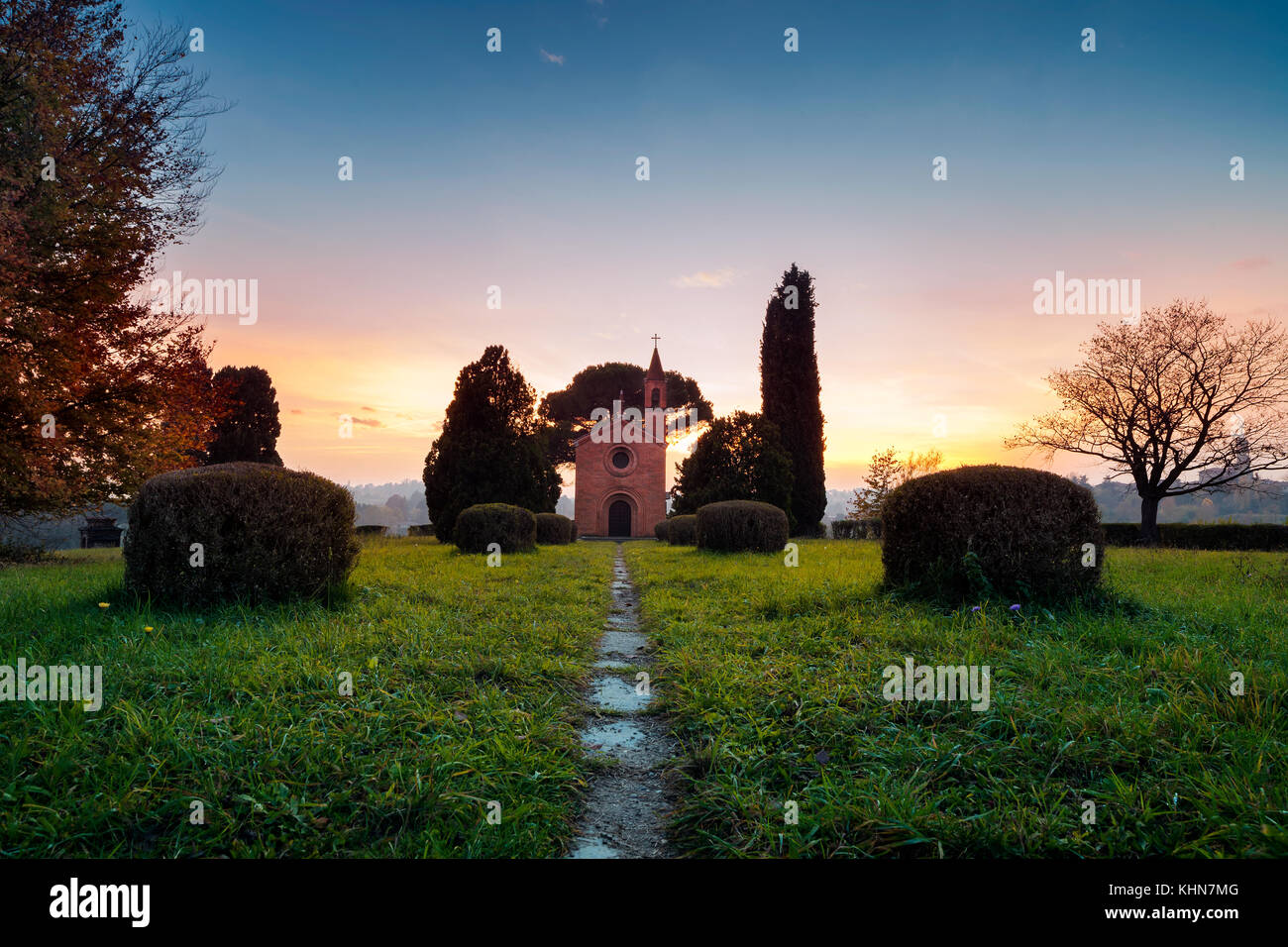 La chiesa rossa di tenuta Pomelasca, Inverigo, provincia di Como, Brianza, Lombardia, Italia, Europa Foto Stock