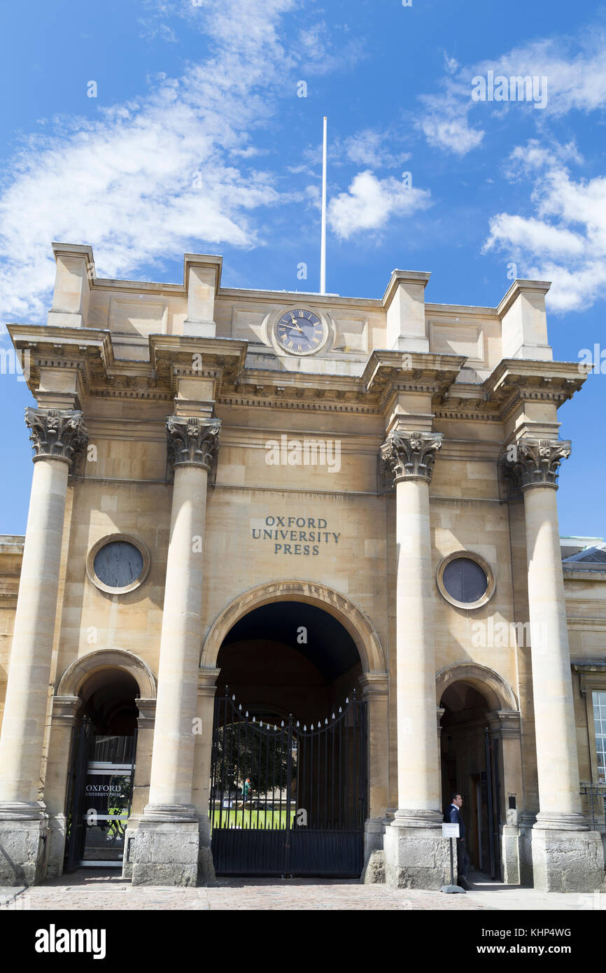 Regno Unito, Oxford, Oxford University Press edificio ingresso. Foto Stock