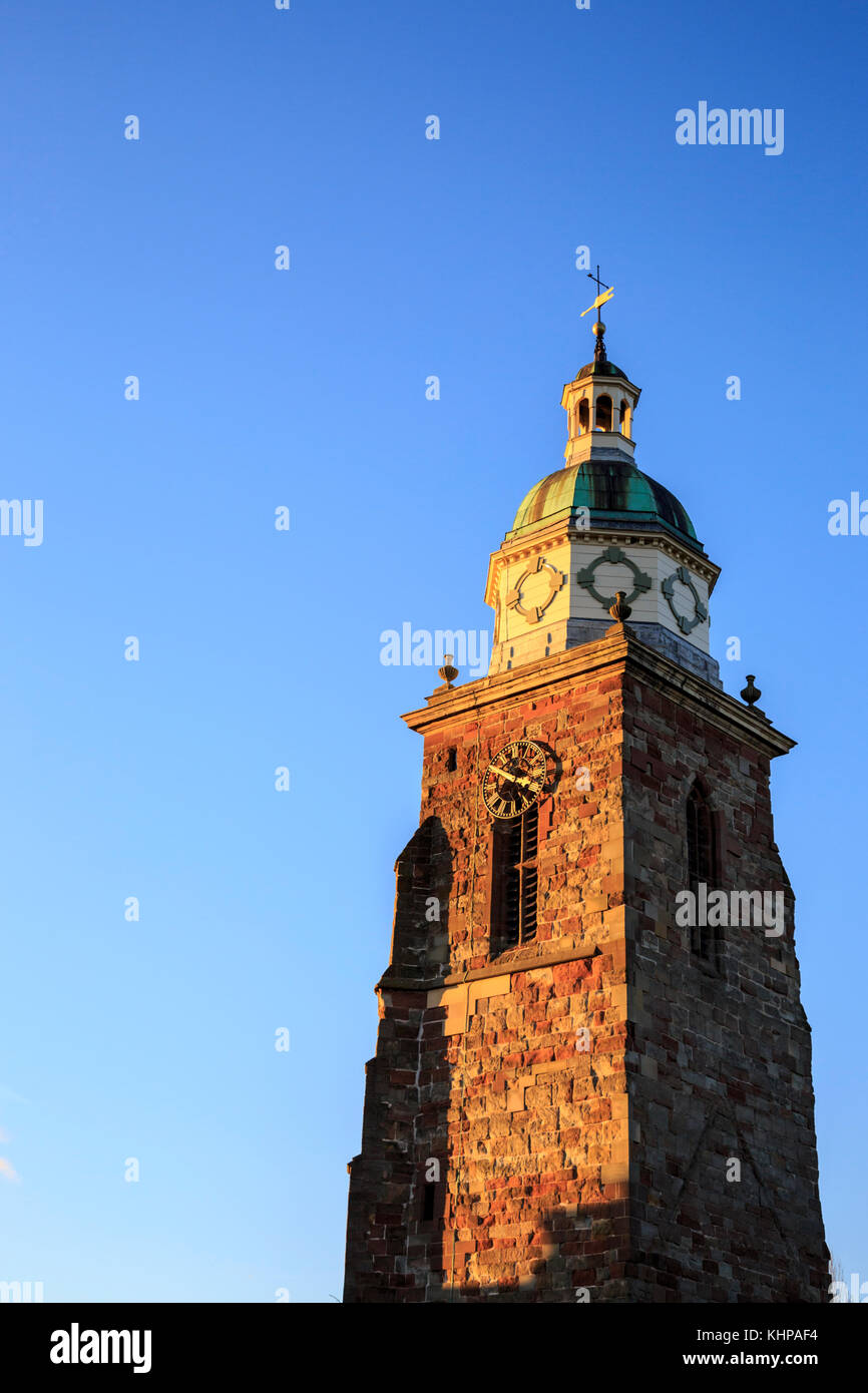 La vecchia torre della chiesa di Pepper Pot a Upton su Severn, Worcestershire, Inghilterra Foto Stock