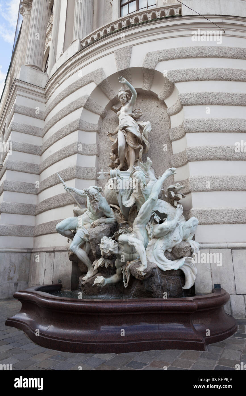 Fontana Power at Sea di Rudolf Weyr al Palazzo Hofburg, Vienna, Austria, opere d'arte del XIX secolo Foto Stock